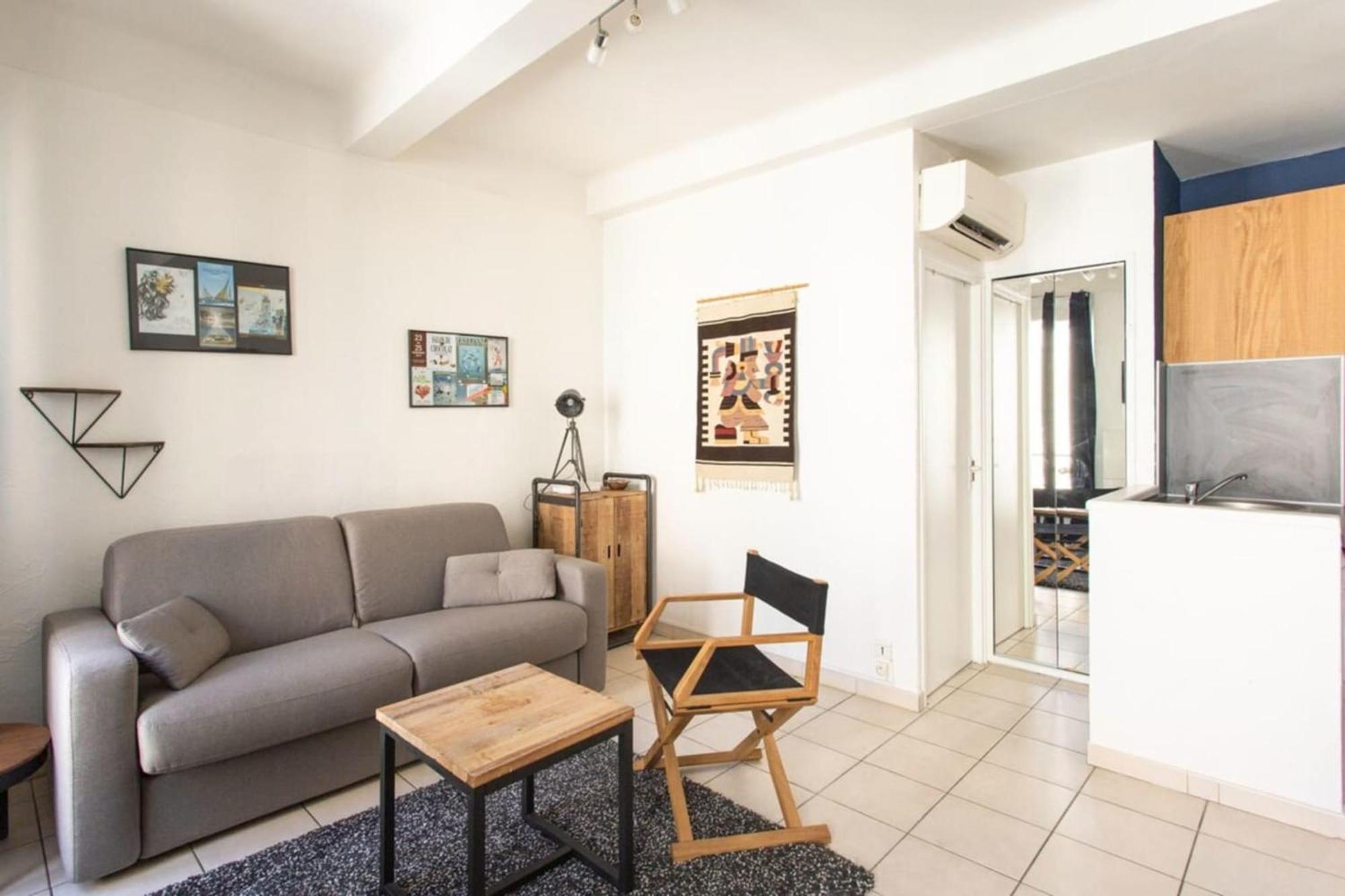 Vagliano Furnished Flat Apartment *